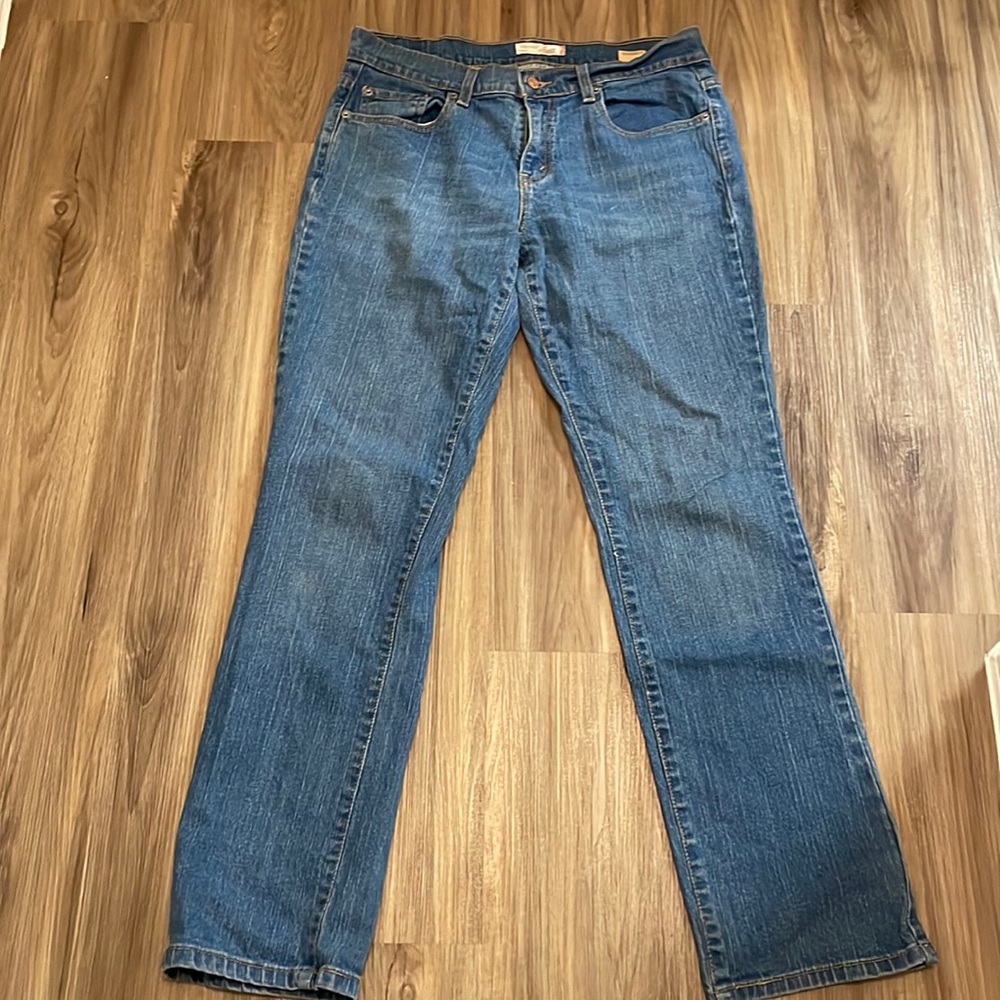 Levi’s straight legged jeans